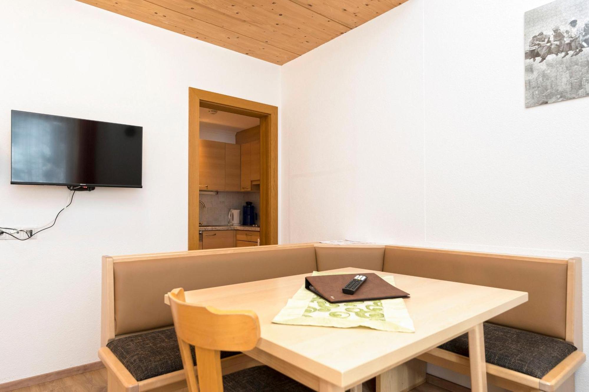 Hotel Garni Siegele - Inklusive Silvretta-Card Premium Ischgl Exterior foto